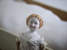 画像8: Victorian Blonde China Head Doll Wearing a Blue Corset//6.3in (8)