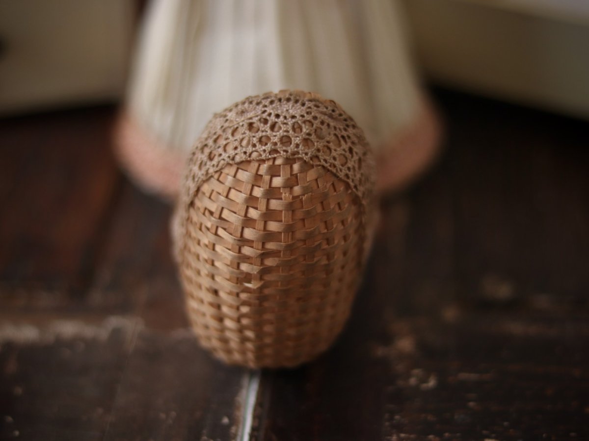 画像5: レースで飾られた籐のゆりかご (5)