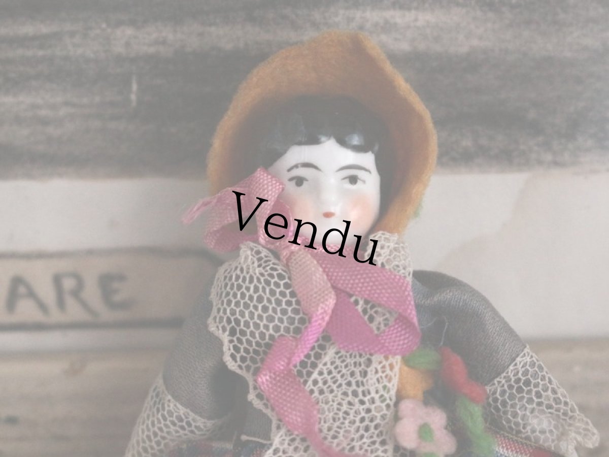 画像2: 黄色いお帽子のチャイナヘッドドール (2)