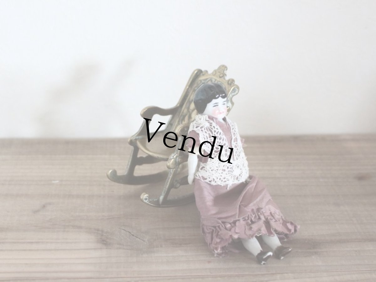 画像1: Rocking Chair & China Head Doll (1)