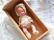 画像2: Nancy Ann Storybook Baby K&H Bisque Doll/Wood Cradle/Original Box/RARE Pamphlet /A (2)