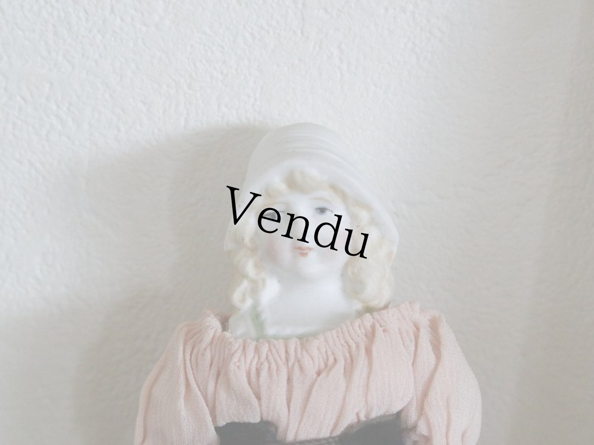 画像2: RARE!!HERTWIG&CO./Bisque Bonnet Doll with Red Muslin Body/ 5 4/3 in  /  Germany (2)