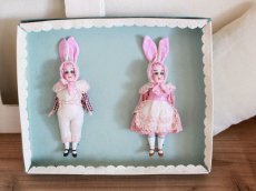 画像1: Gebruder Kuhnlenz Easter Bunny Pair Box  B /5 1/2in/Germany (1)