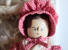 画像2: 赤のギンガムチェックのWooden Peg Doll  /11.5in (2)