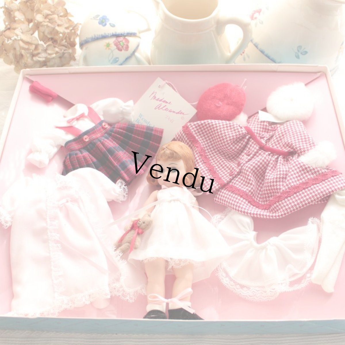 画像1: Madame Alexander WENDY LOVES BEING LOVED 着せ替えセット (1)