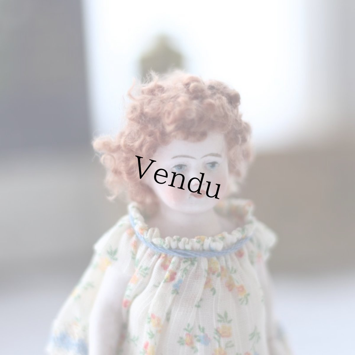 画像2: カールヘアの可愛いビスクドール ER08011811 (2)