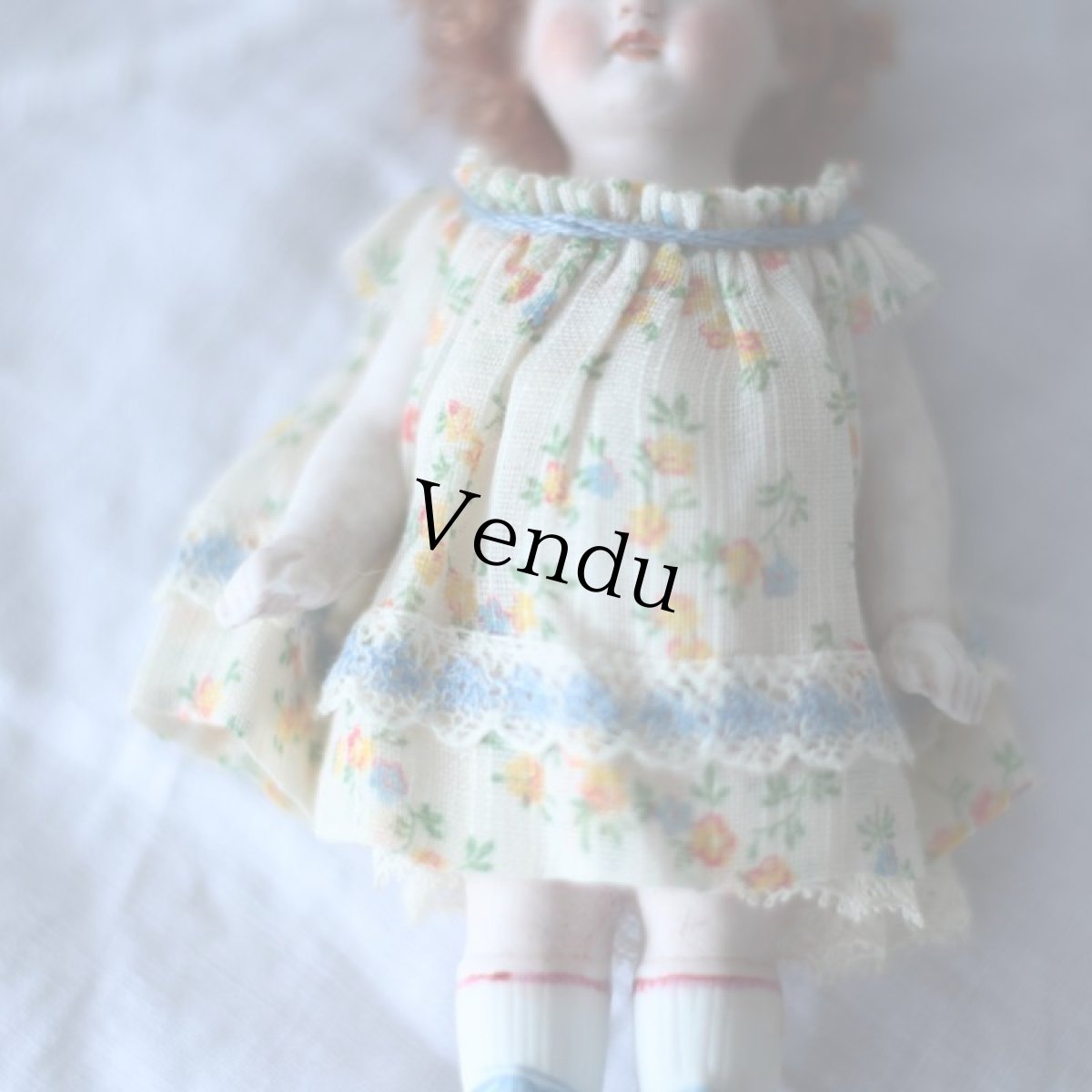 画像4: カールヘアの可愛いビスクドール ER08011811 (4)