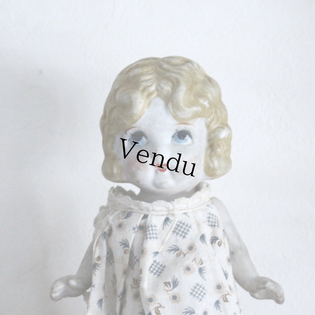 画像2: ブロンドカールのビスクドール (2)