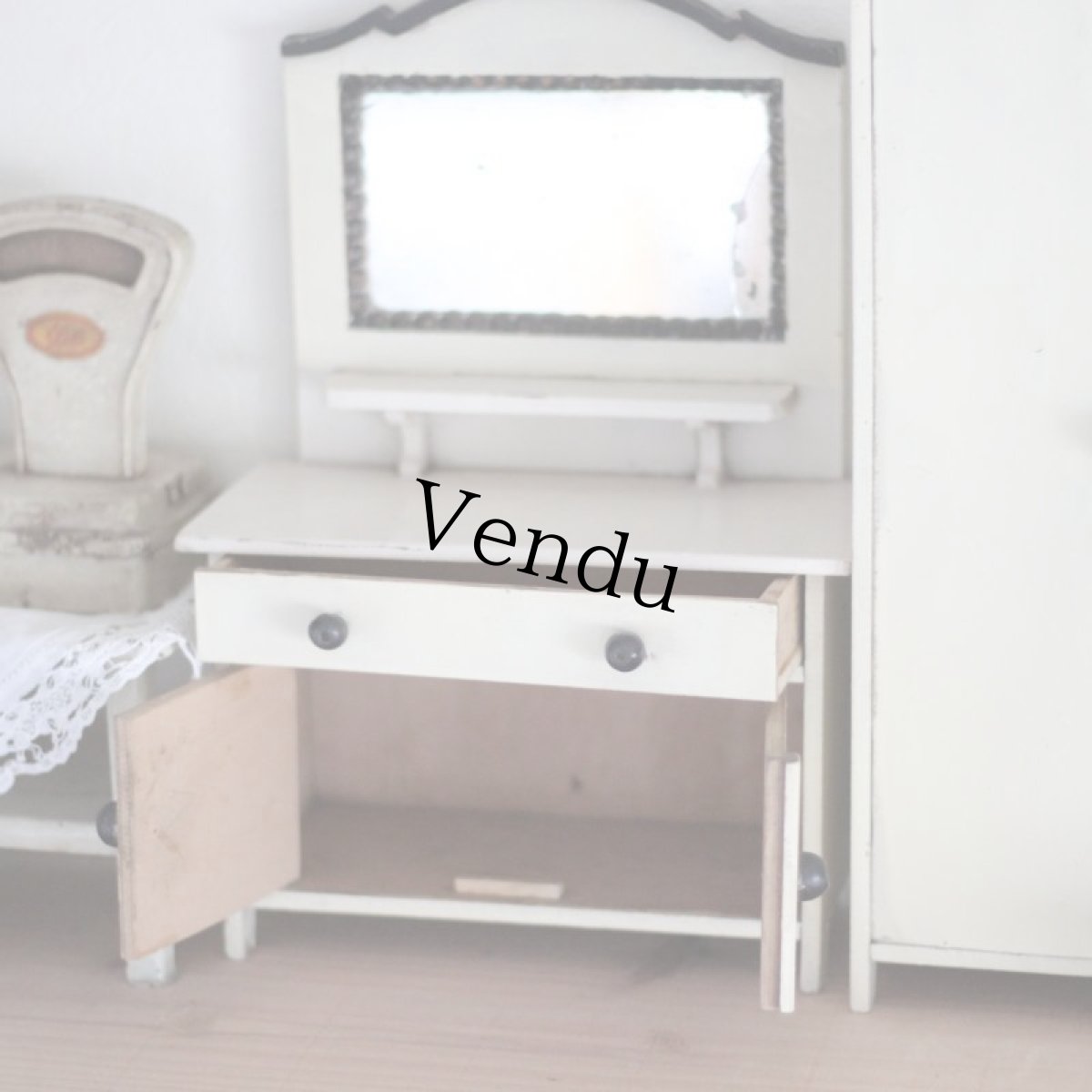 画像2: ドールハウス　ミラー付きキャビネット (2)