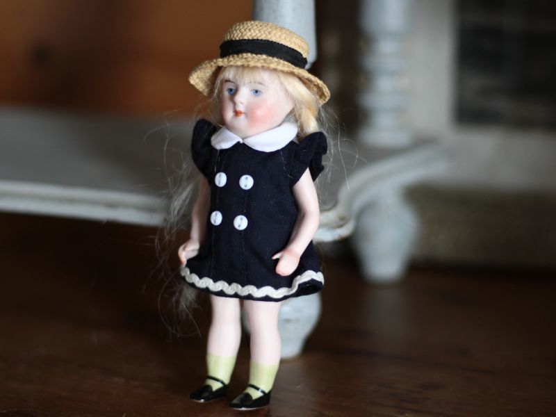ビスクドール 麦わら帽子の可愛いミニョネット/Antique Doll/お人形 