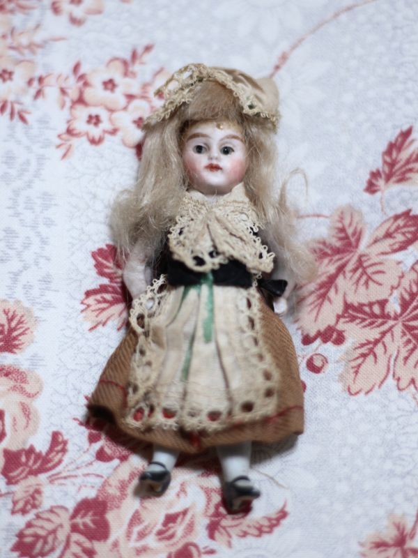 Antique toricoTte 小さな小さなミニョネット / 3 3/4in/Antique Doll