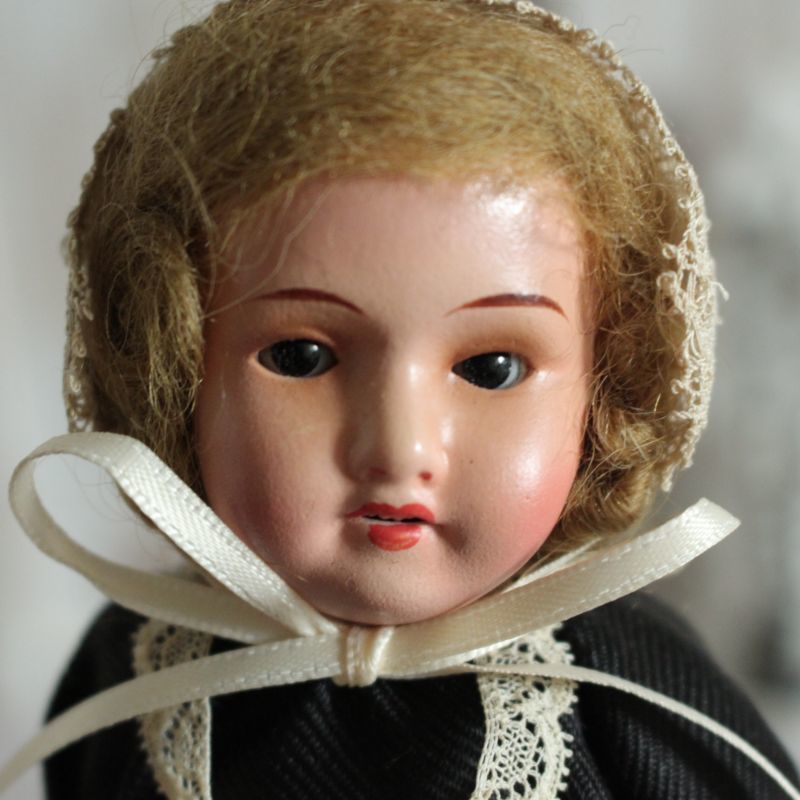 修道女 Armand Marseille // Sleep eyes // 9in/Antique Doll/お