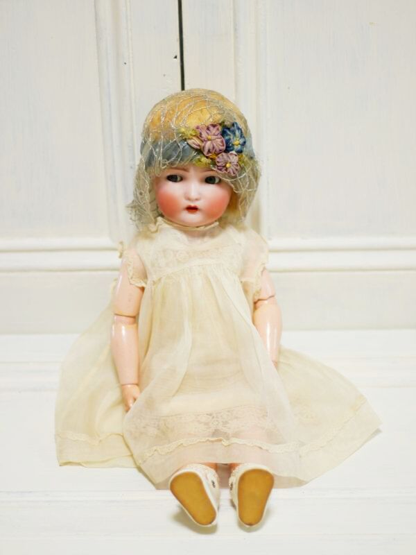 Antique toricoTte RARE!!Kämmer & Reinhardt // Flirty eyes /.5in